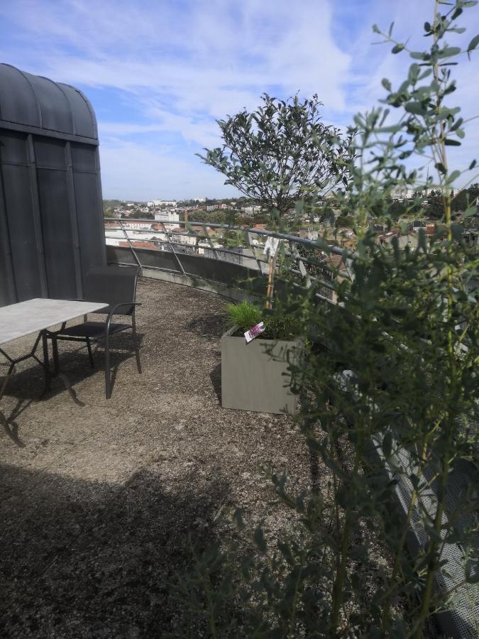 Le Carmelite Apartment ปัวติเยร์ ภายนอก รูปภาพ