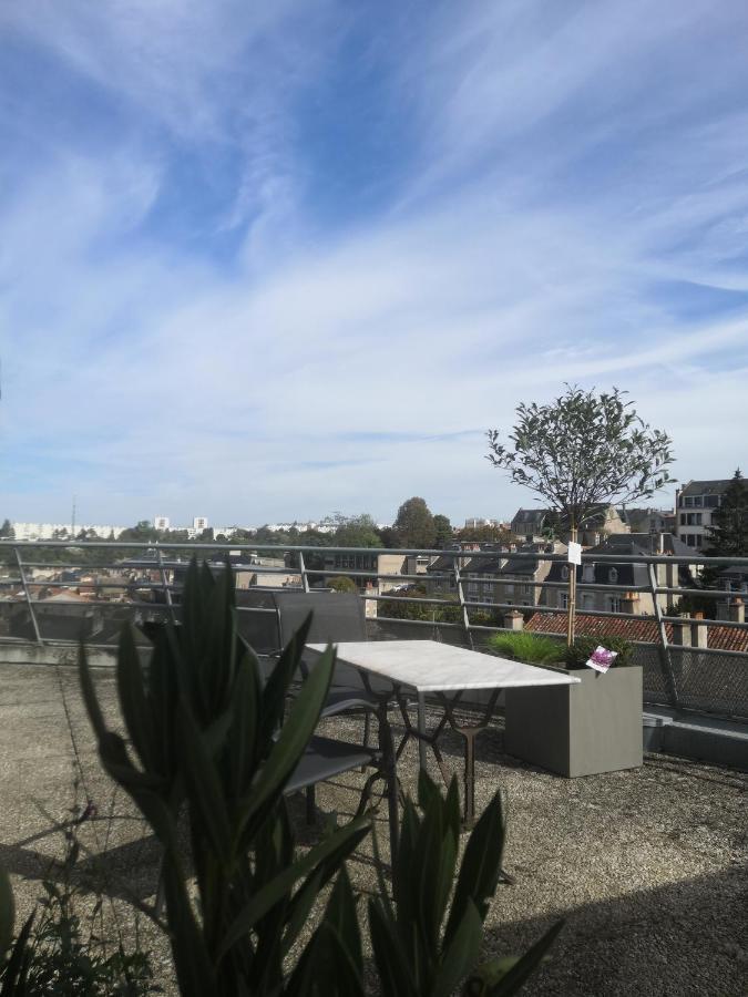 Le Carmelite Apartment ปัวติเยร์ ภายนอก รูปภาพ